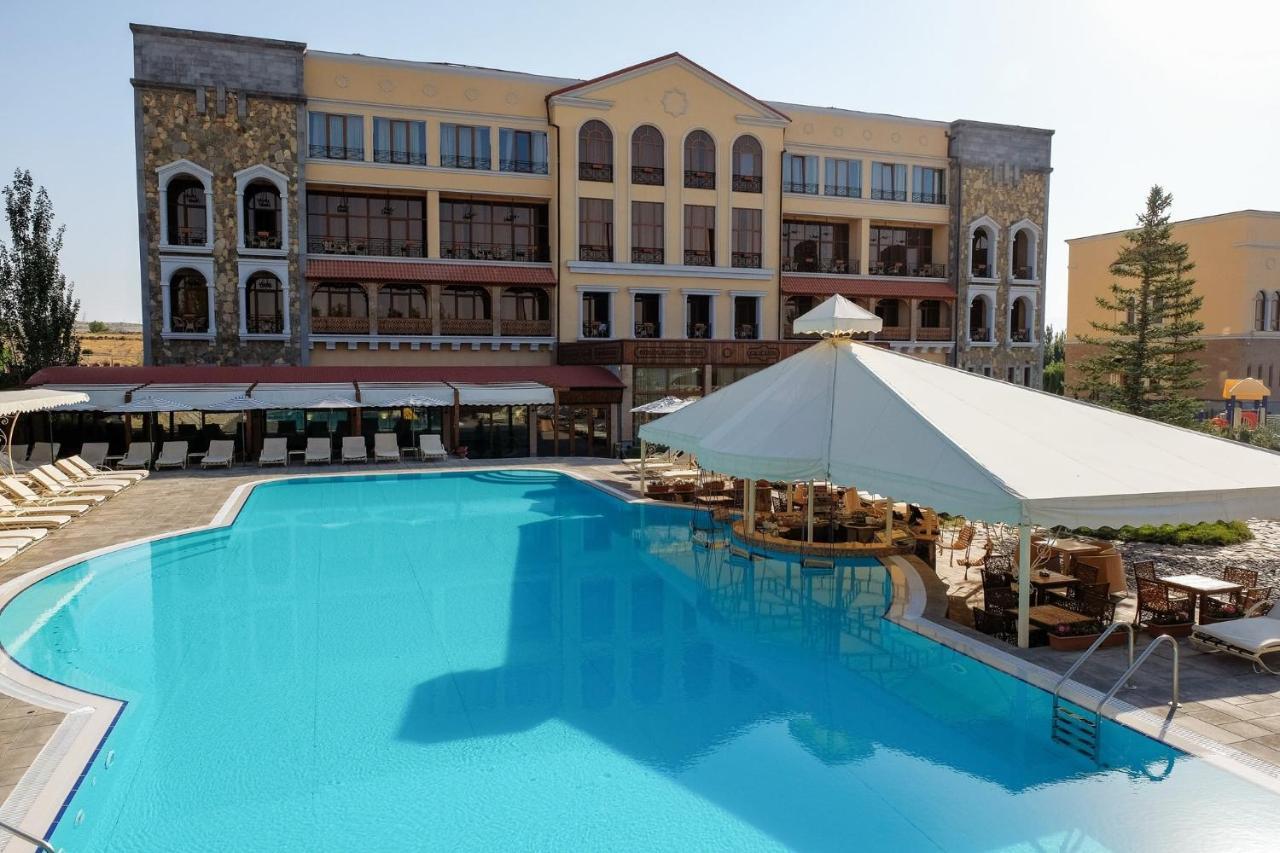 Caucasus Hotel Kasagh Buitenkant foto The hotel