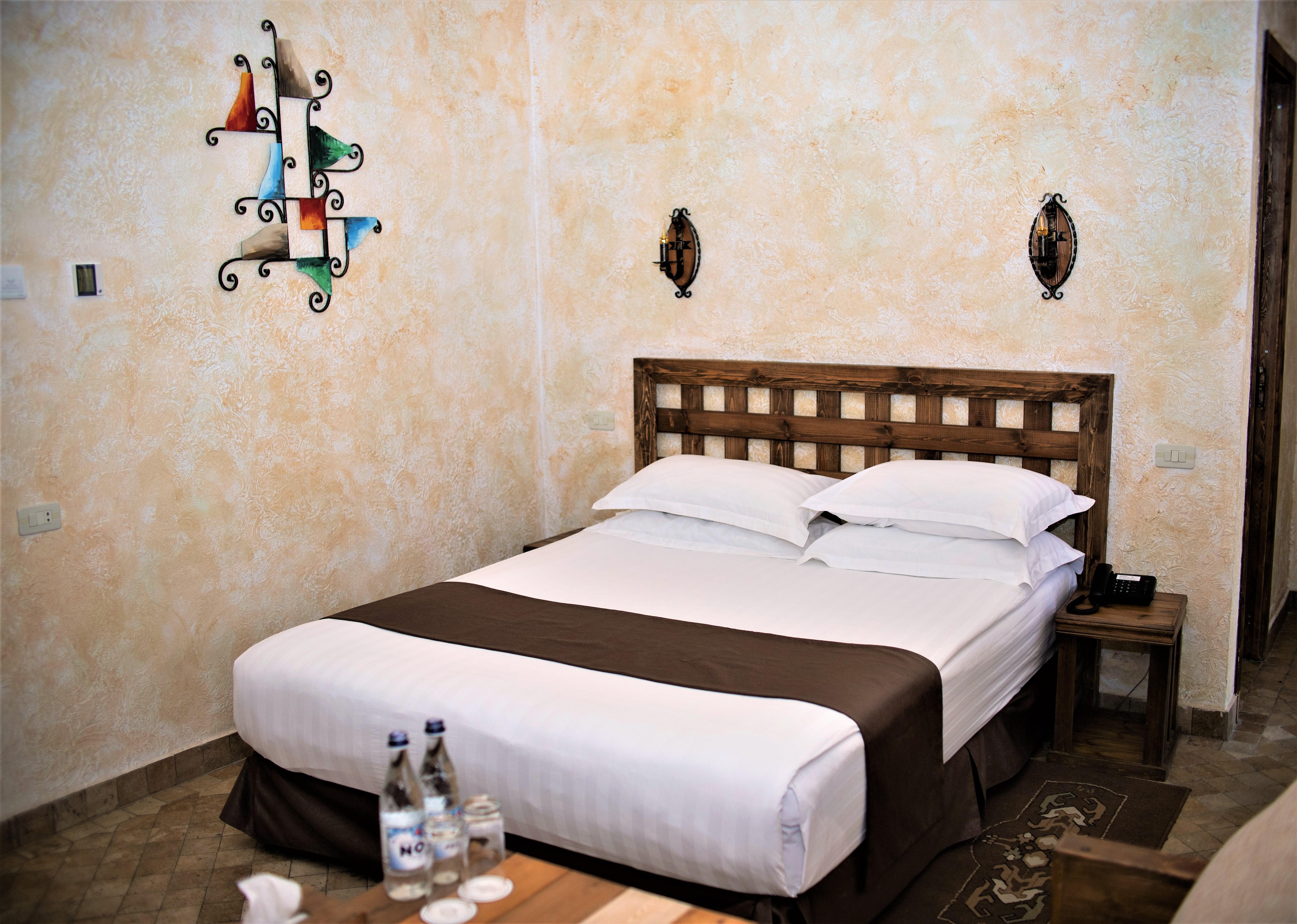 Caucasus Hotel Kasagh Buitenkant foto A bedroom