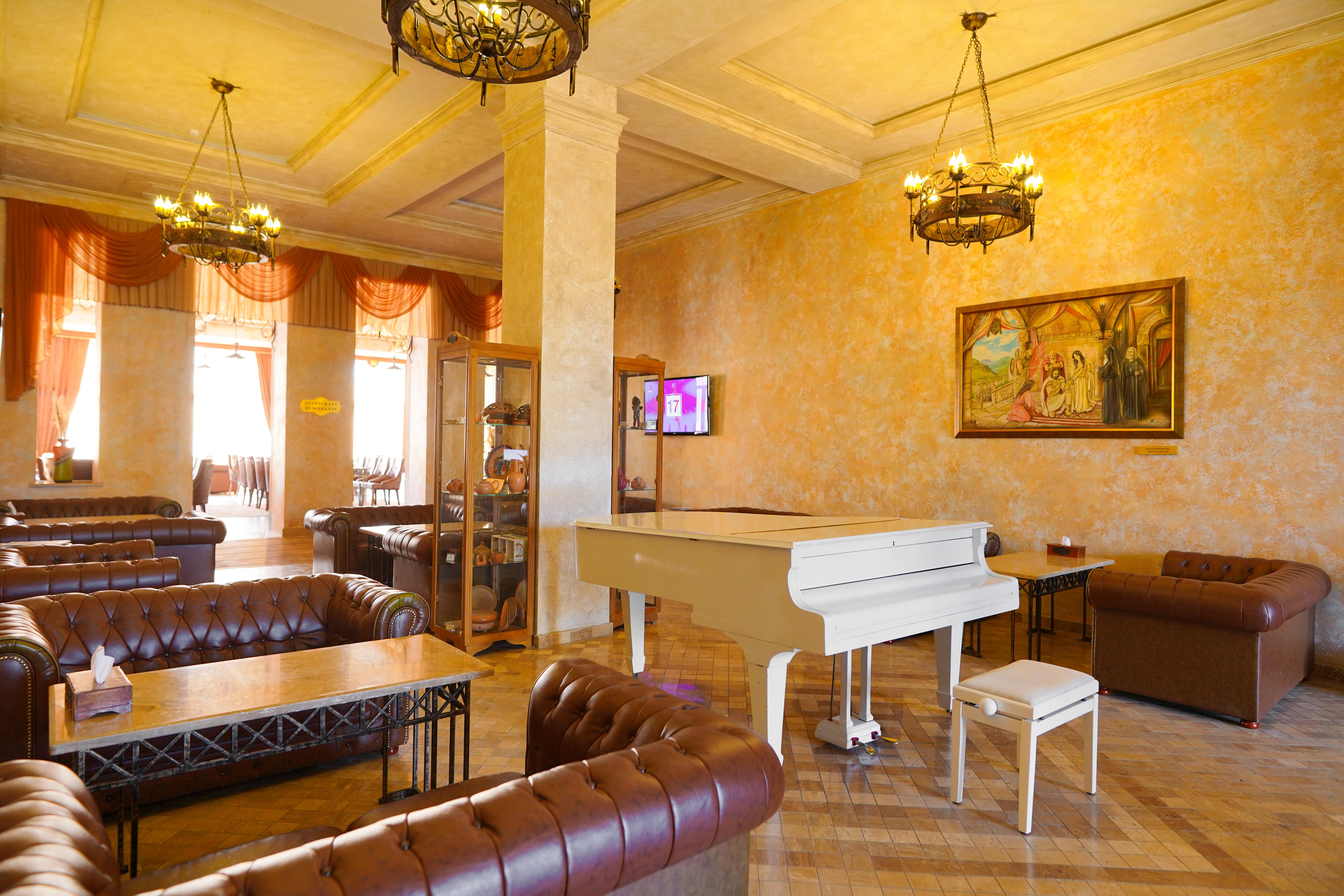 Caucasus Hotel Kasagh Buitenkant foto The interior of the hotel
