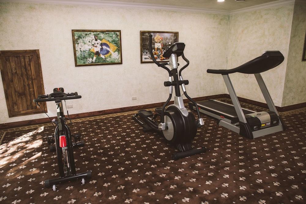 Caucasus Hotel Kasagh Buitenkant foto A home gym